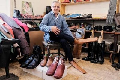 罗马尼亚鞋匠制造“长鼻子鞋”呼吁保持社交距离,间隔可达1.5米